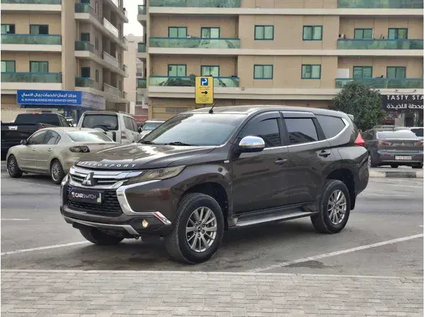 2017 Mitsubishi Montero Sport in UAE
