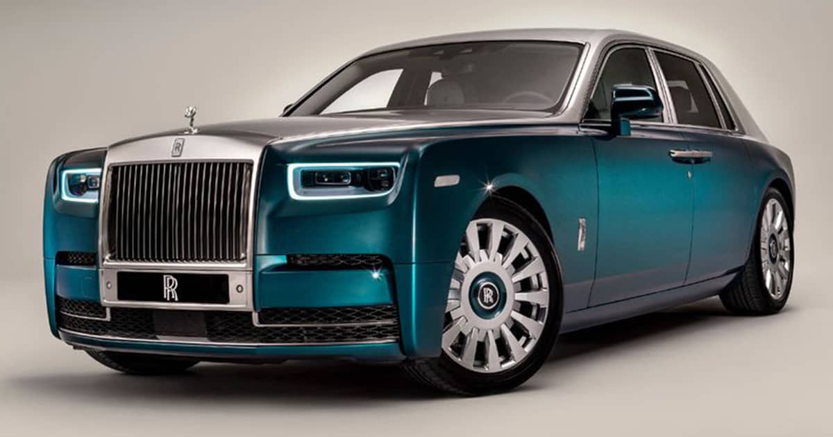 UAE welcomes Rolls-Royce with 3,000 shimmering feathers | CarSwitch